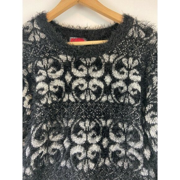 Celsius Premium Women's Eyelash Fuzzy Pullover Black Sweater Size M - Picture 3 of 10